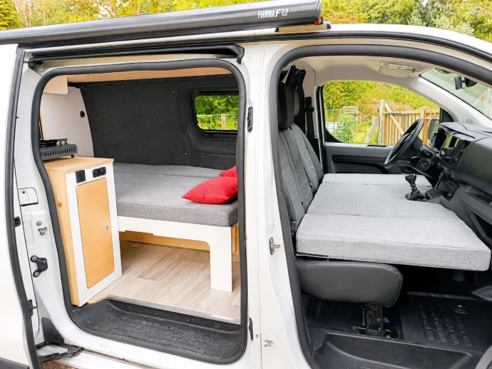 van couchage enfant cabine
