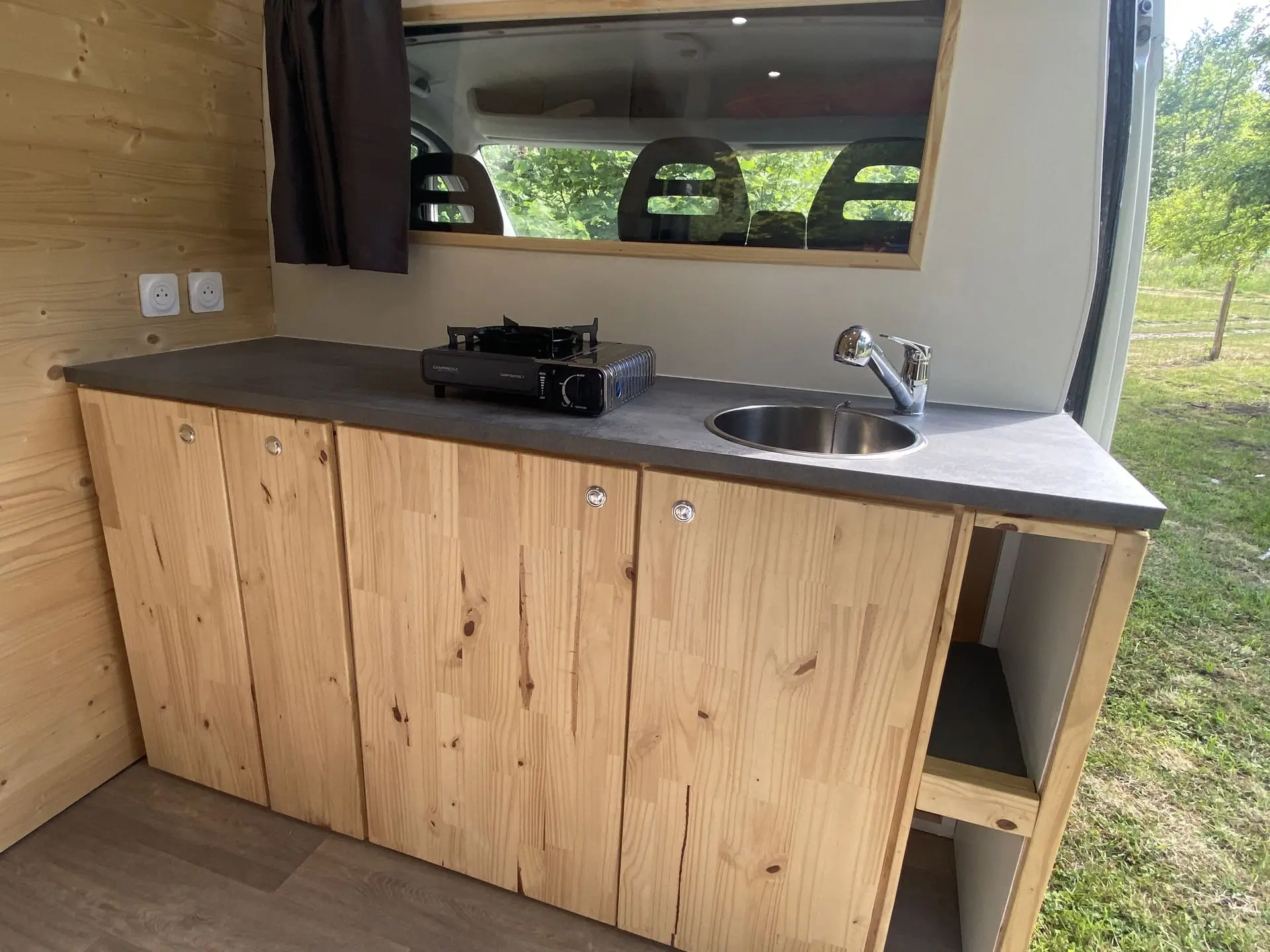 peugeot boxer aménagé cuisine